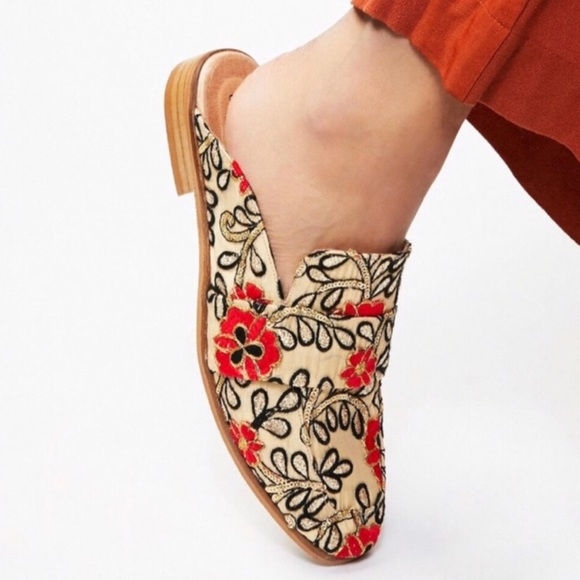 Free People Shoes - NWOB Sz 6 LAST ONE! Free People Brocade slip on